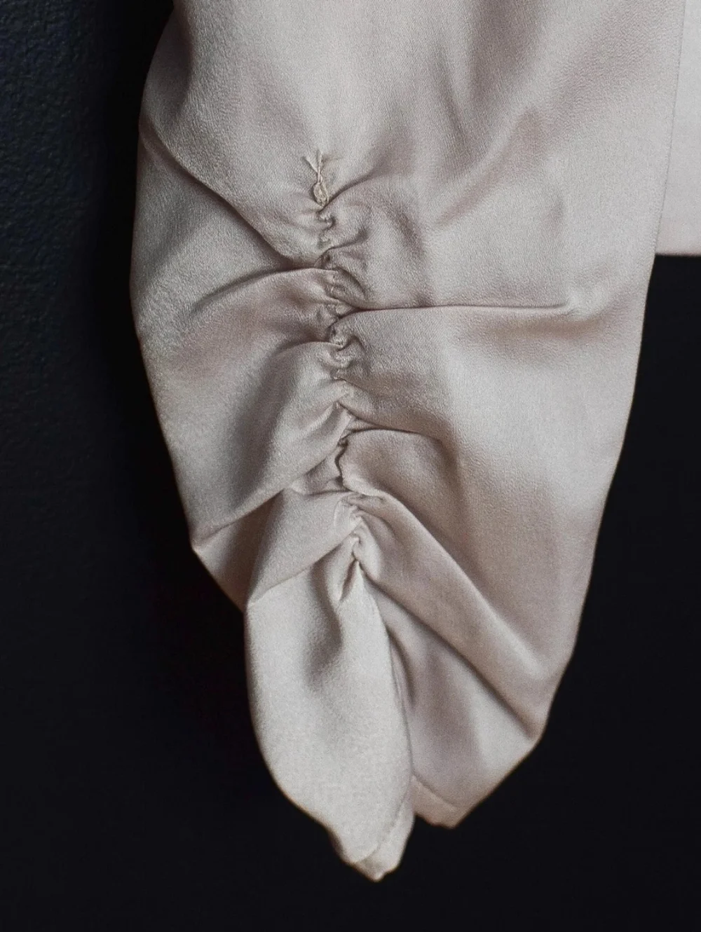 ASTR The Label Satin Twist Cut Out Puff Sleeve Blouse Keyhole Pink Sz L Coquette